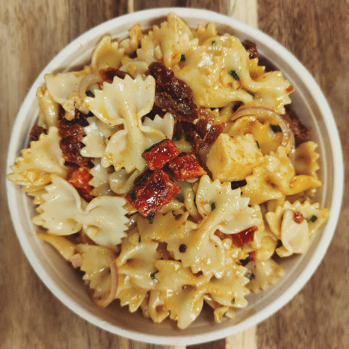 SALADE DE FARFALLES AU CHORIZO